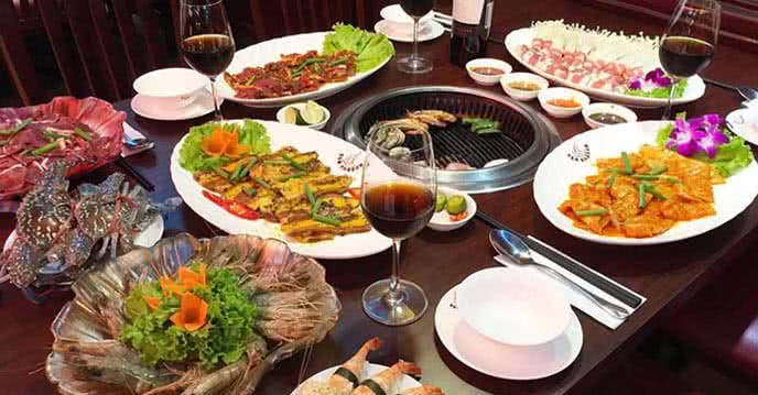 Ăn nhai phát ra tiếng động